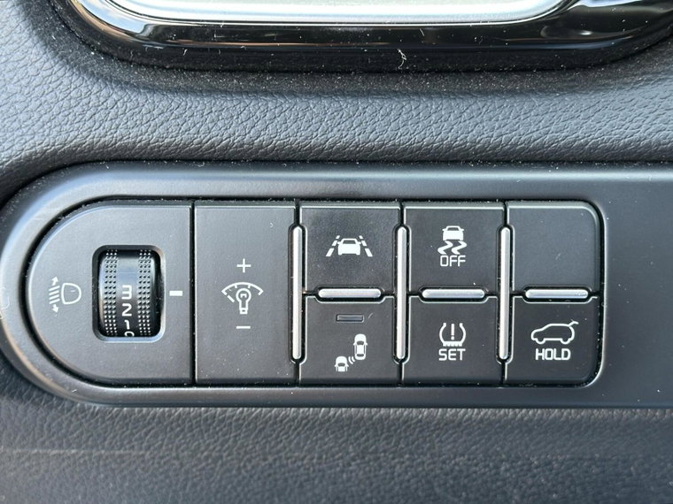Vehicle Image 28