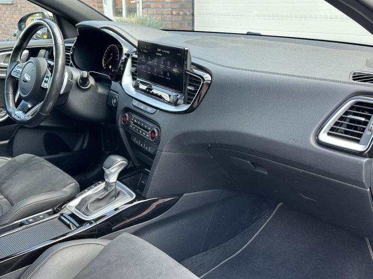 Vehicle Image 33