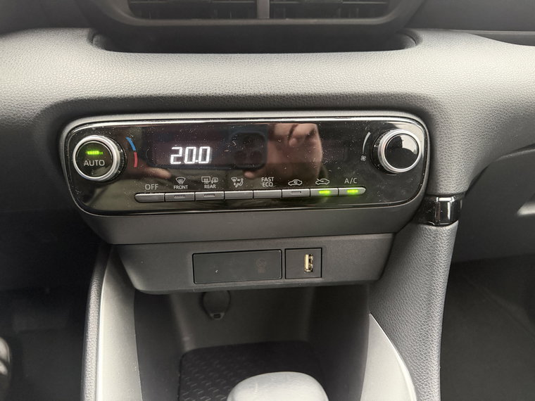 Vehicle Image 23