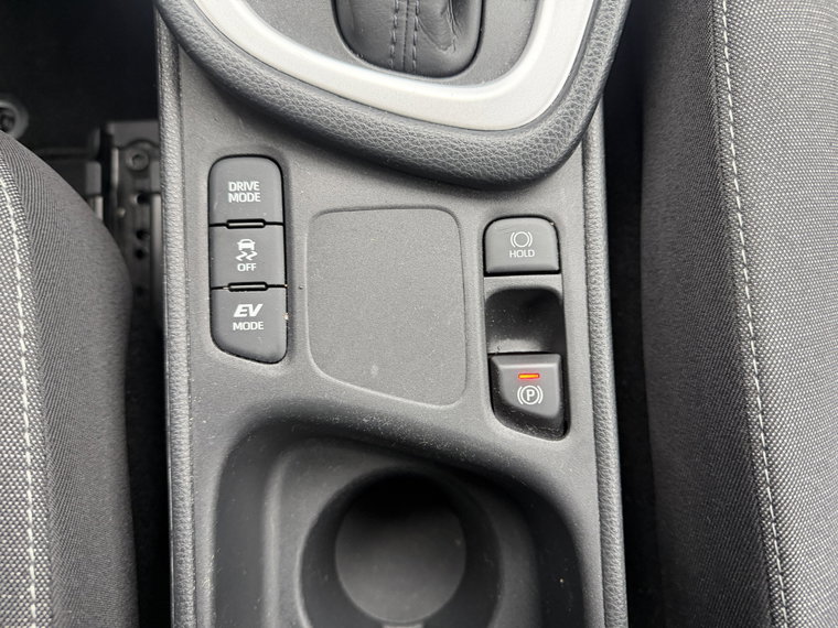 Vehicle Image 25