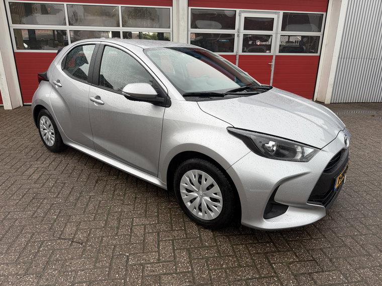 Vehicle Image 6