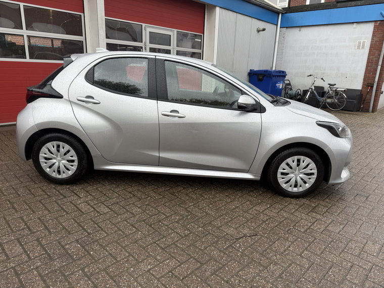 Vehicle Image 7