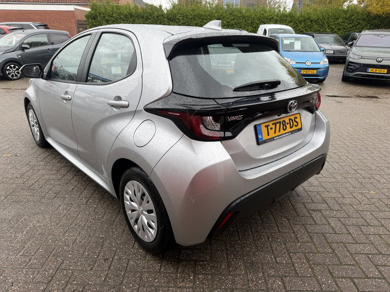 Vehicle Image 11