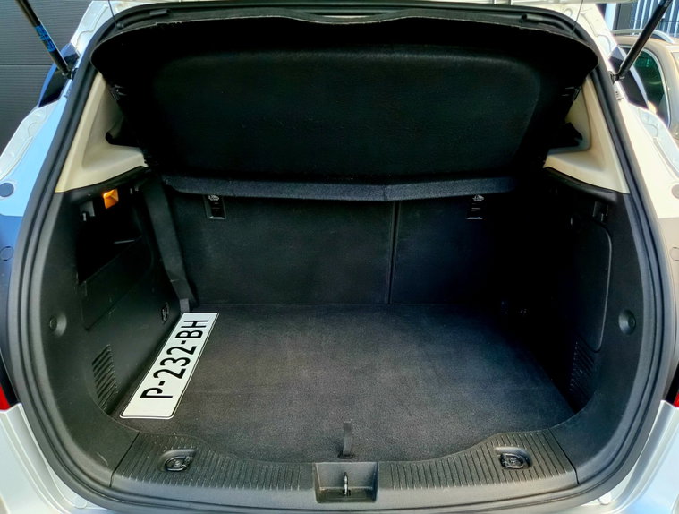 Vehicle Image 43