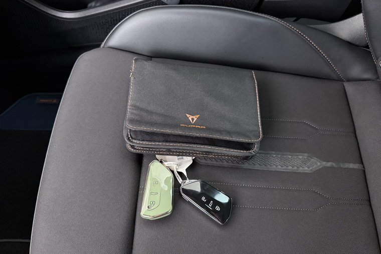 Vehicle Image 32