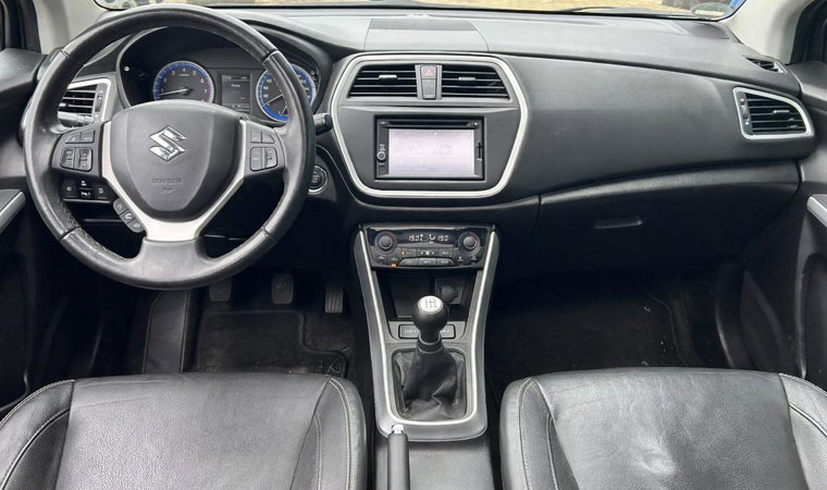 Vehicle Image 16