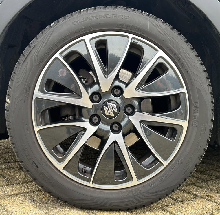 Vehicle Image 6