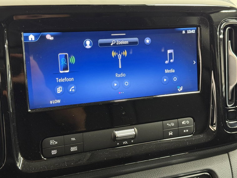 Vehicle Image 22