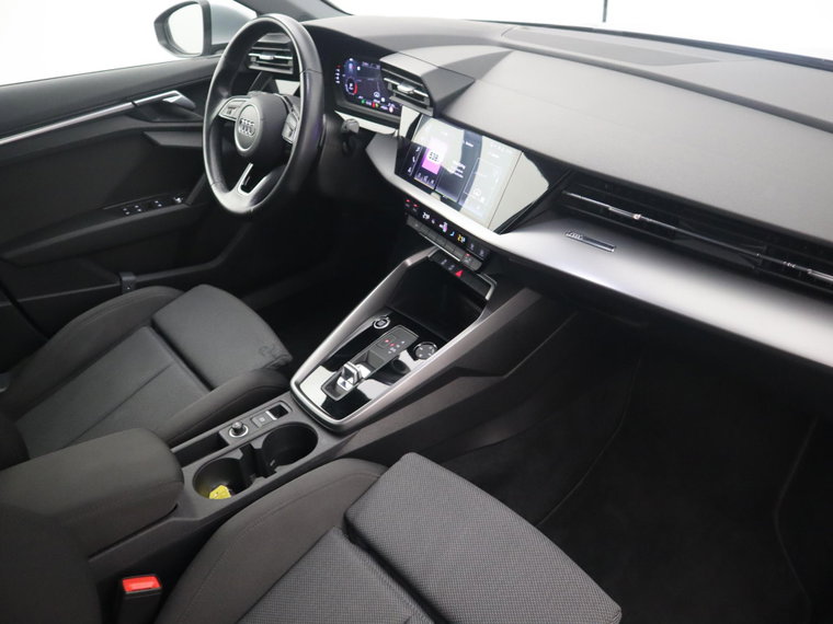 Vehicle Image 40