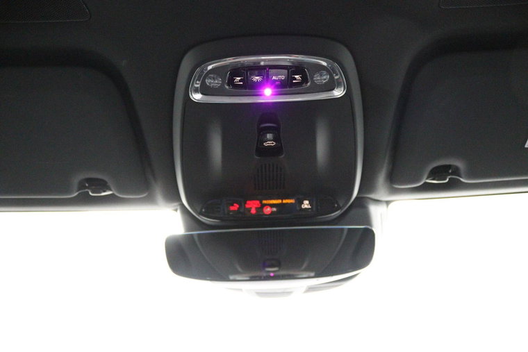 Vehicle Image 38