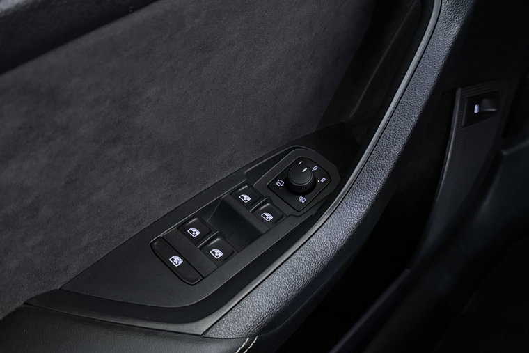Vehicle Image 42