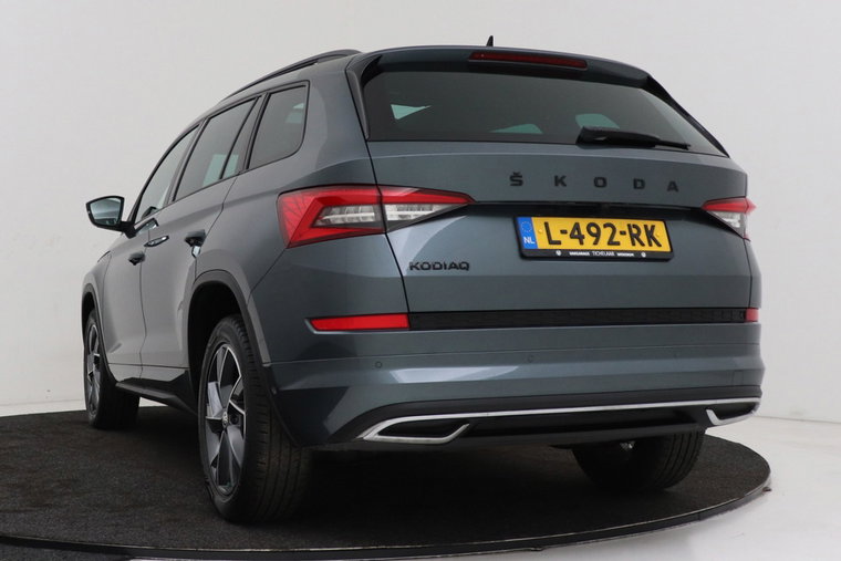Vehicle Image 9
