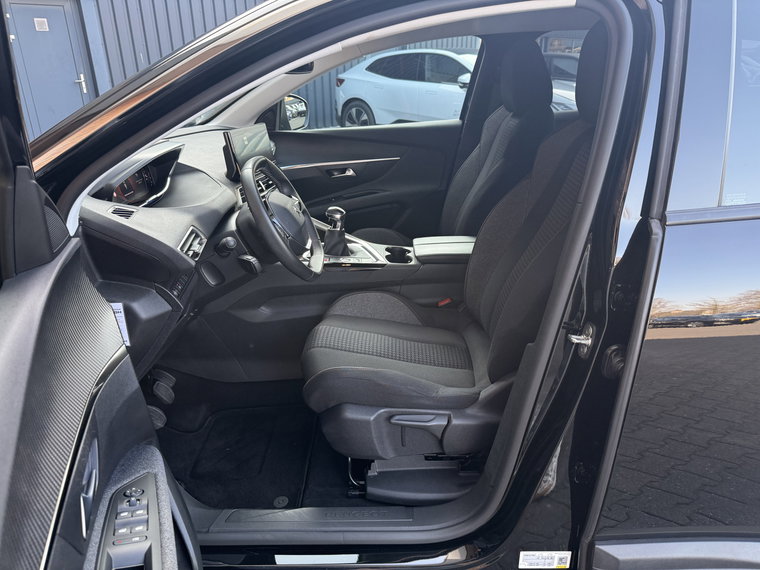 Vehicle Image 40