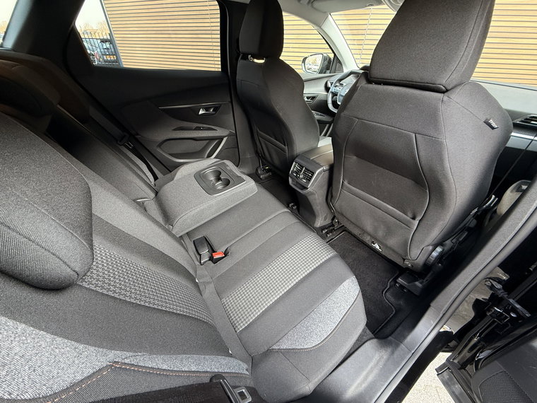 Vehicle Image 45