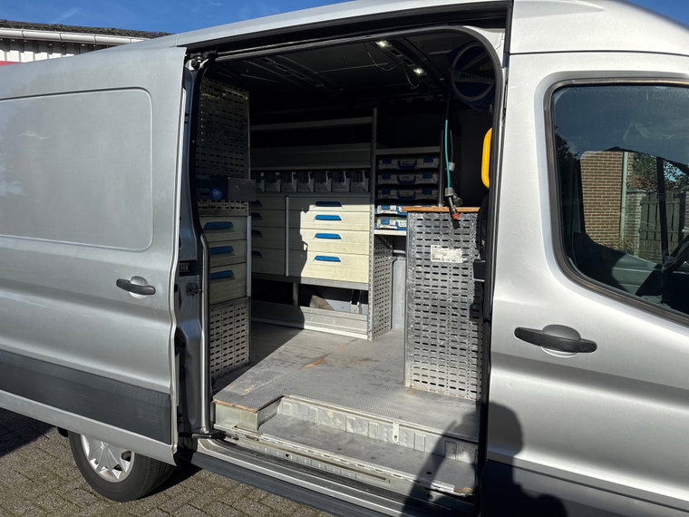 Vehicle Image 21