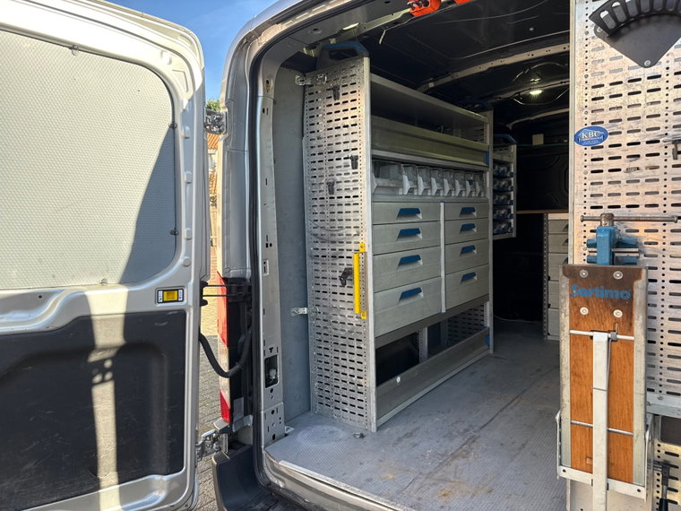 Vehicle Image 22