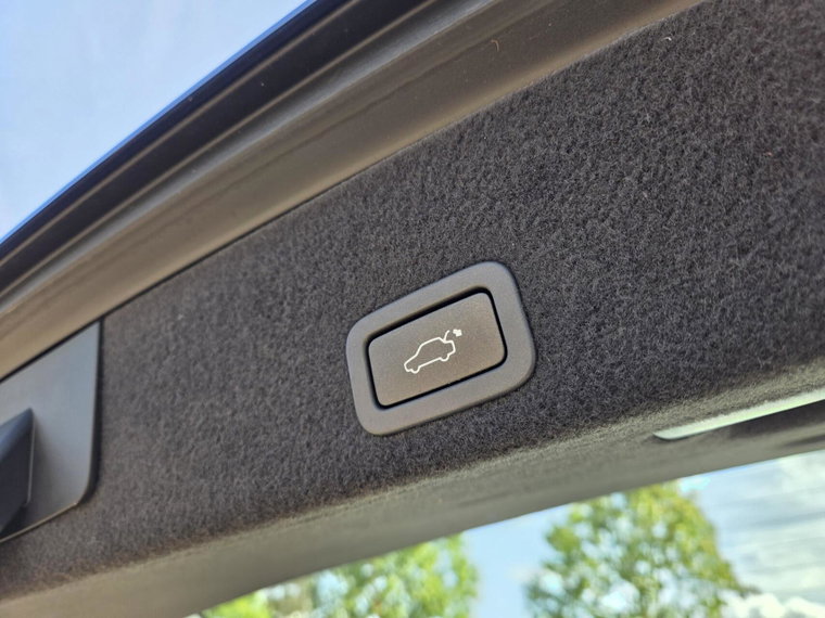 Vehicle Image 28
