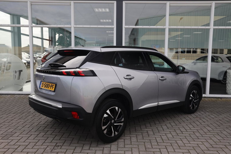 Vehicle Image 17