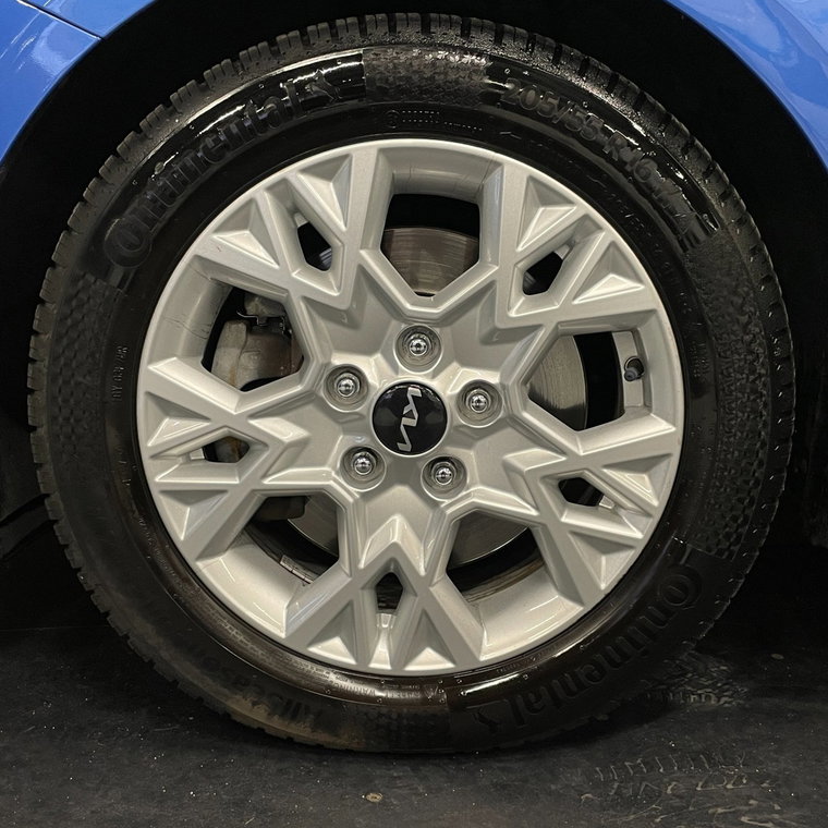 Vehicle Image 38