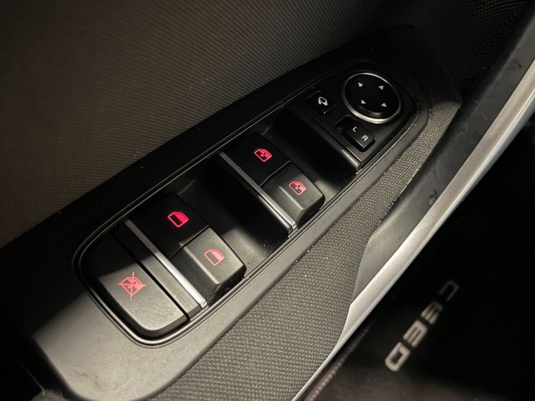 Vehicle Image 48