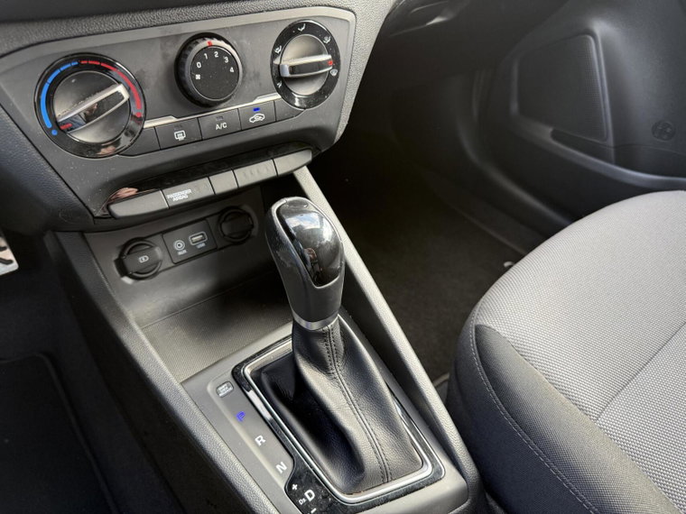 Vehicle Image 26