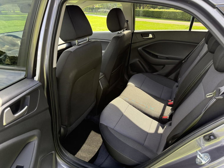 Vehicle Image 11