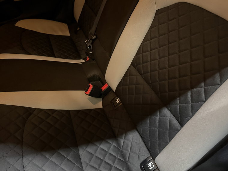 Vehicle Image 39