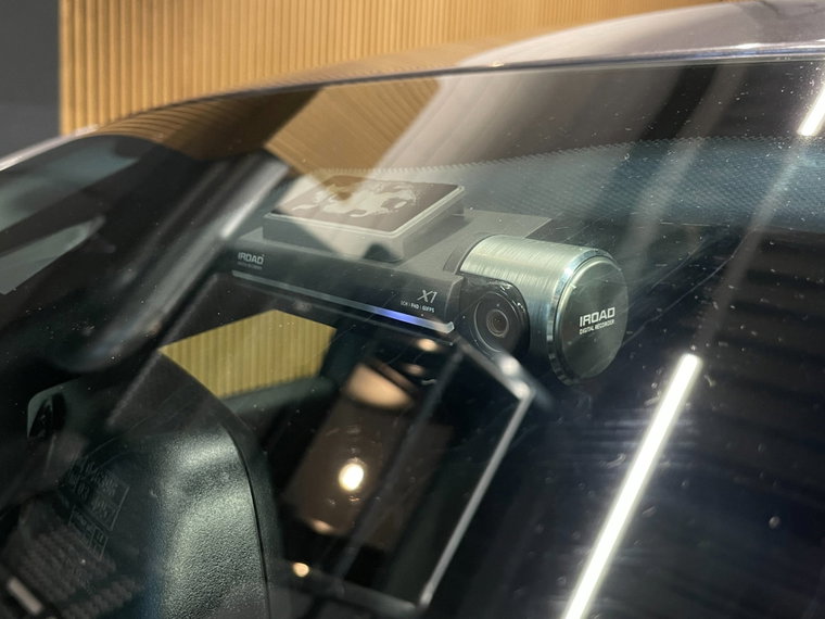 Vehicle Image 16