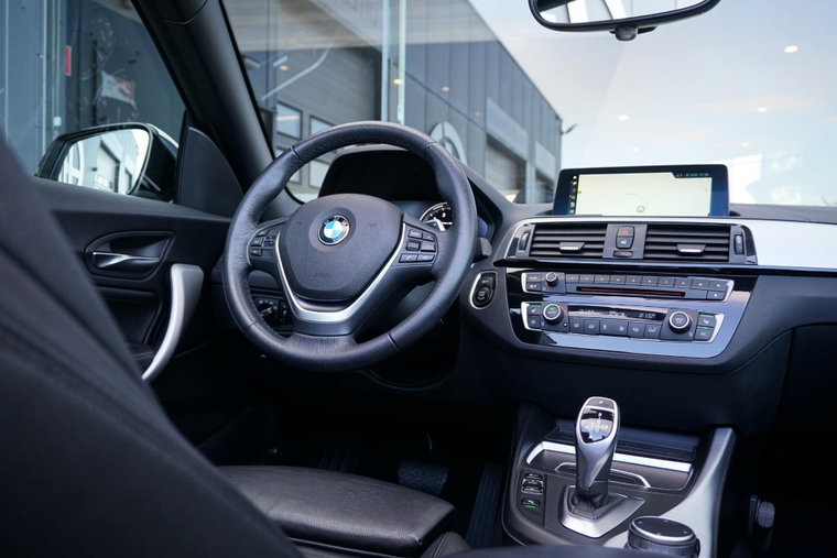Vehicle Image 19
