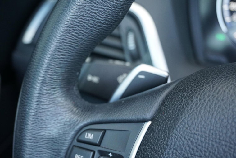 Vehicle Image 25