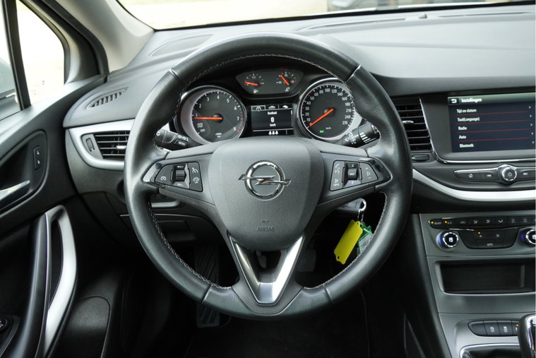 Vehicle Image 17