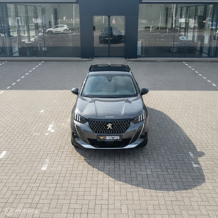 Vehicle Image 12