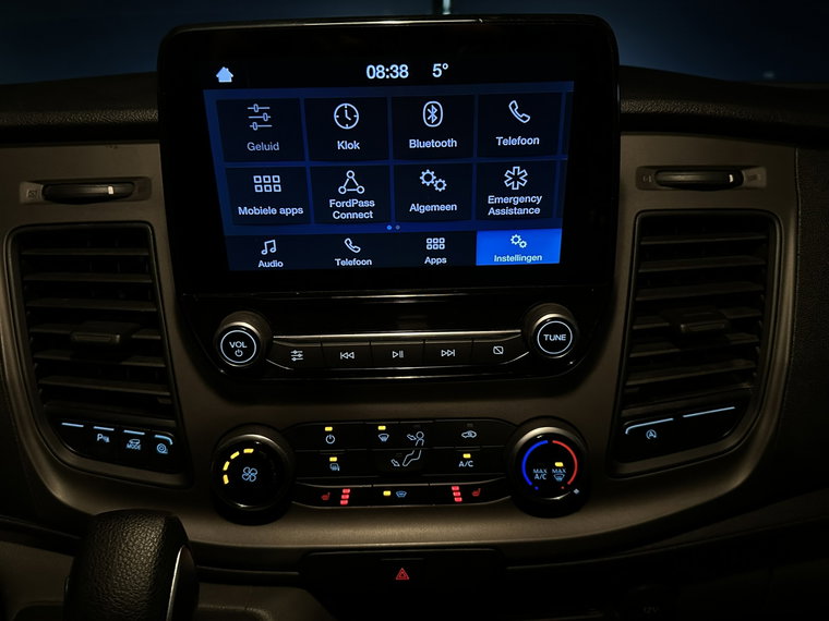 Vehicle Image 16