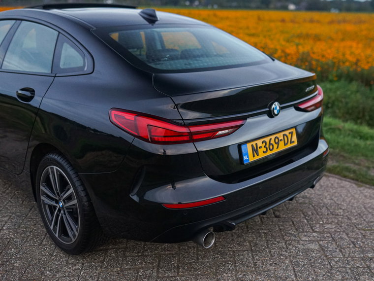 Vehicle Image 32