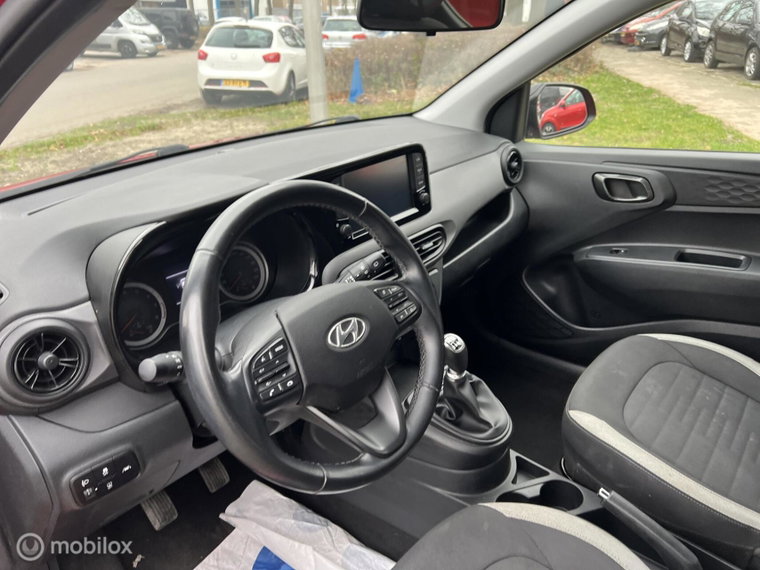 Vehicle Image 21