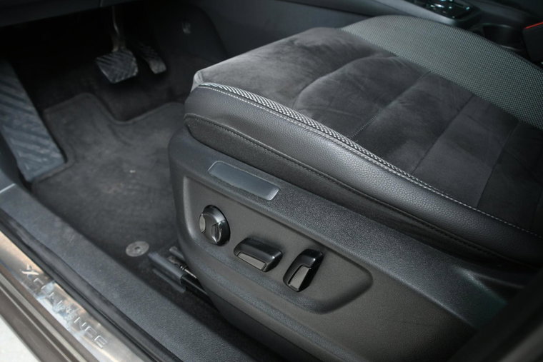 Vehicle Image 19
