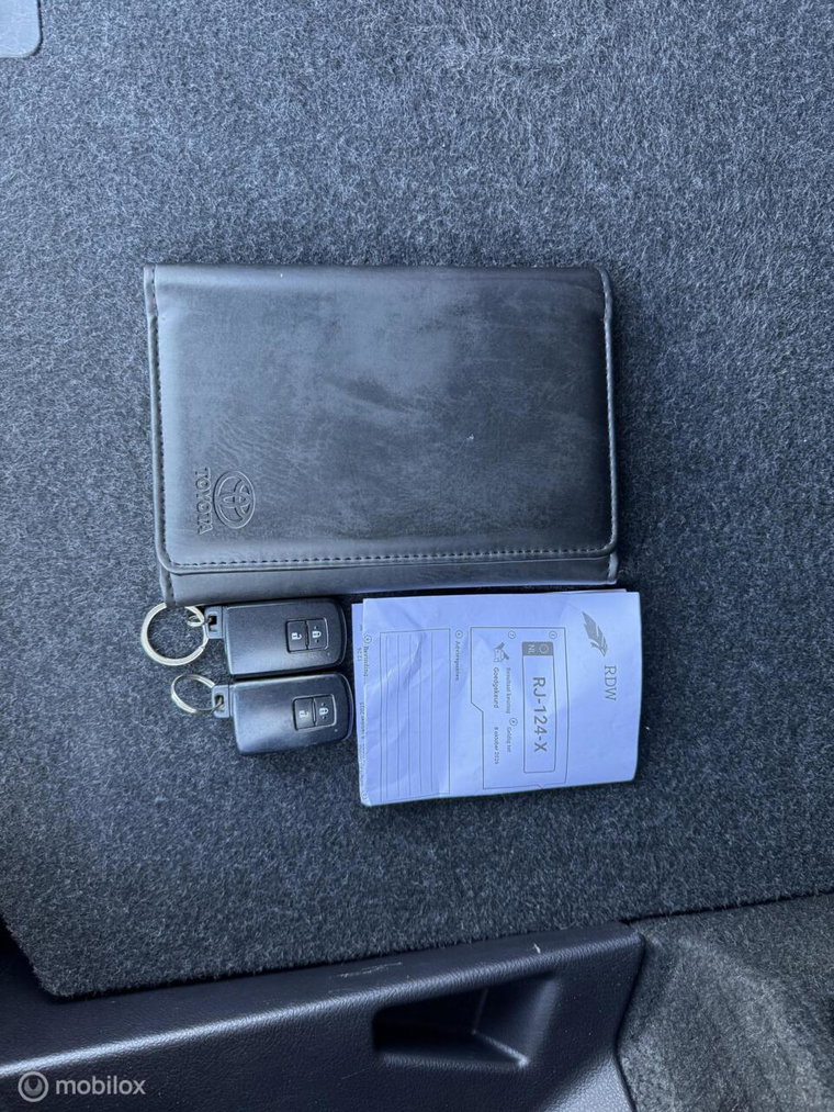 Vehicle Image 21