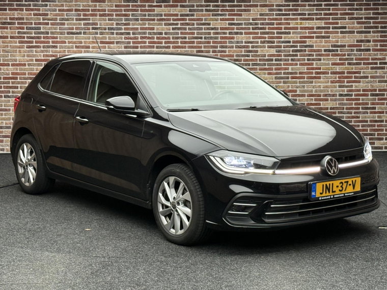 Vehicle Image 32