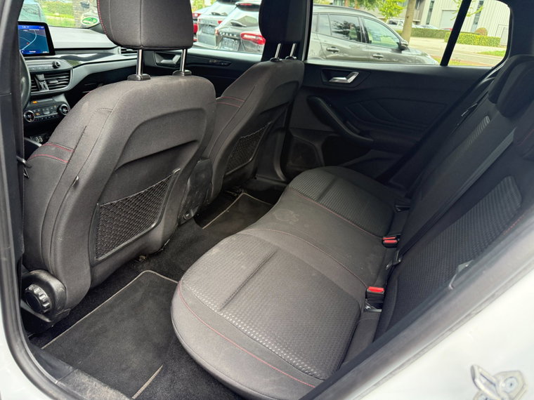 Vehicle Image 25