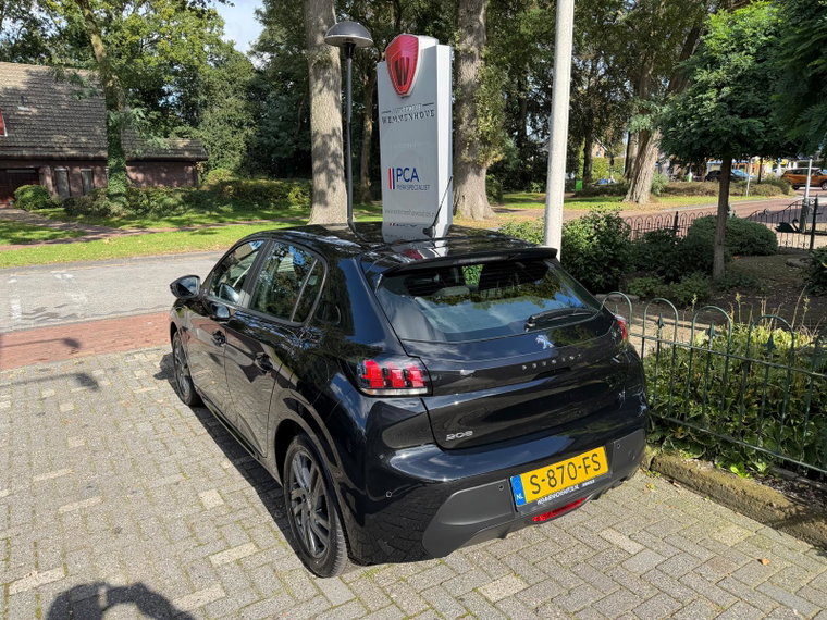 Vehicle Image 40