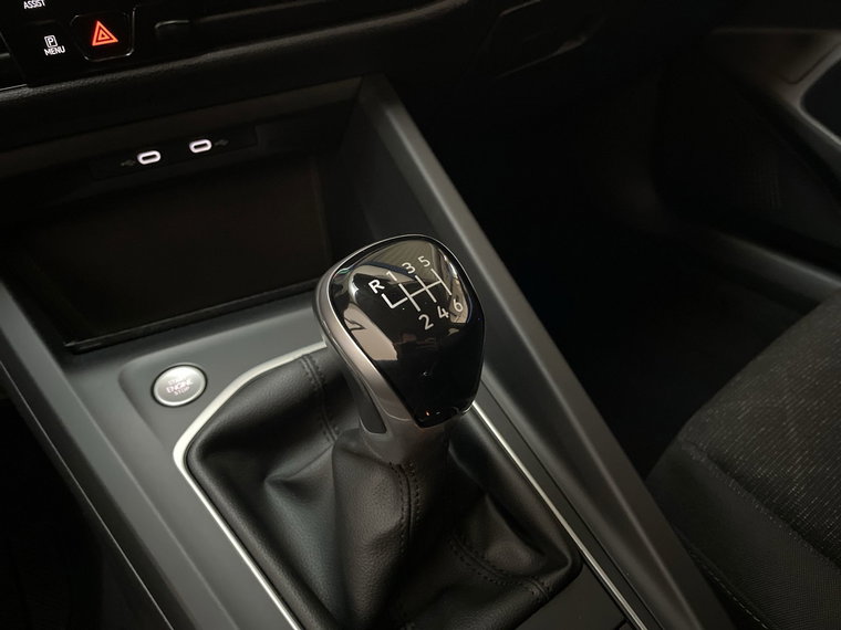 Vehicle Image 24