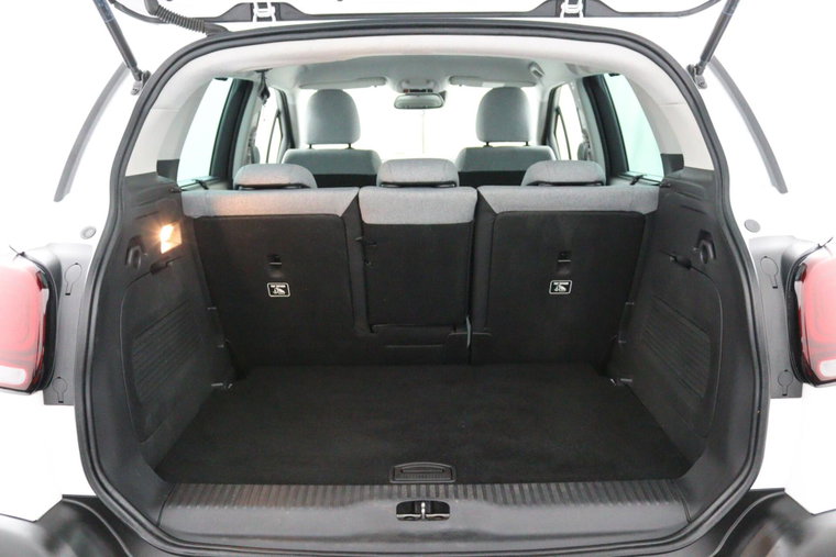 Vehicle Image 38