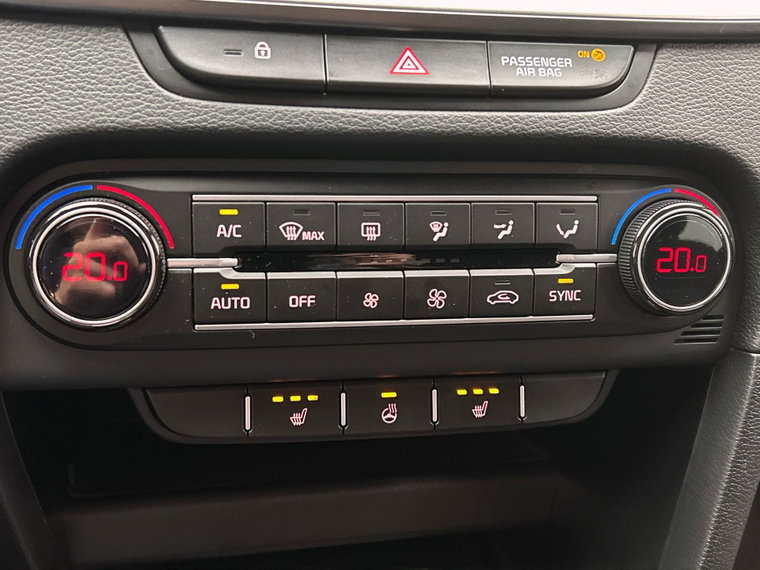 Vehicle Image 32