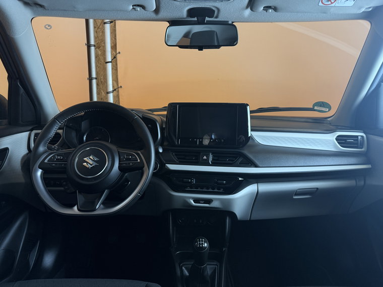Vehicle Image 11