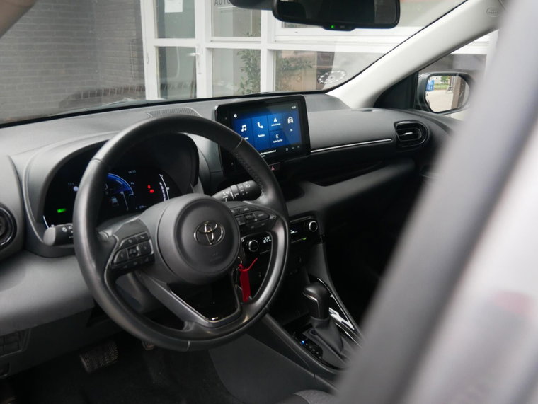 Vehicle Image 13