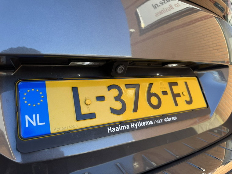 Vehicle Image 32