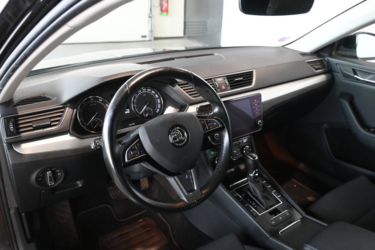 Vehicle Image 17