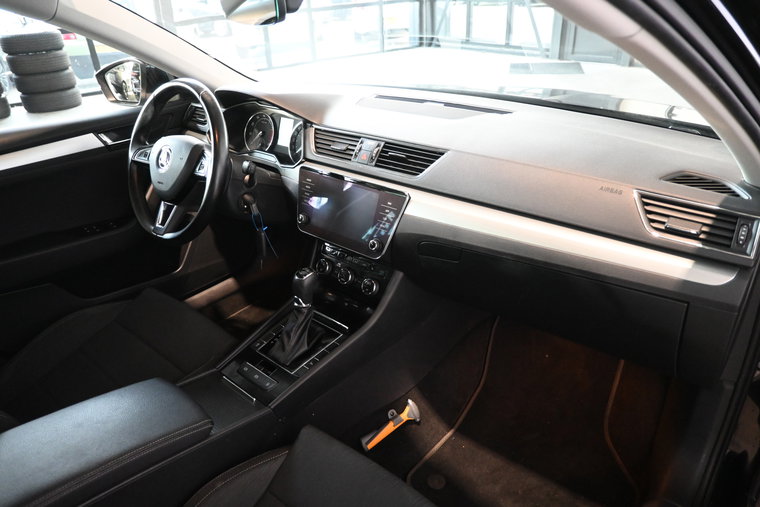 Vehicle Image 18
