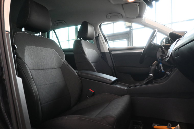 Vehicle Image 19