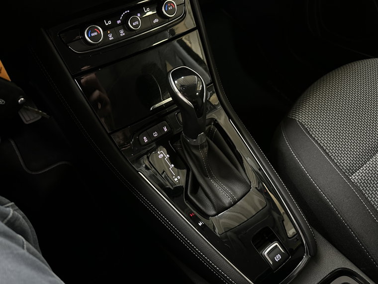 Vehicle Image 23